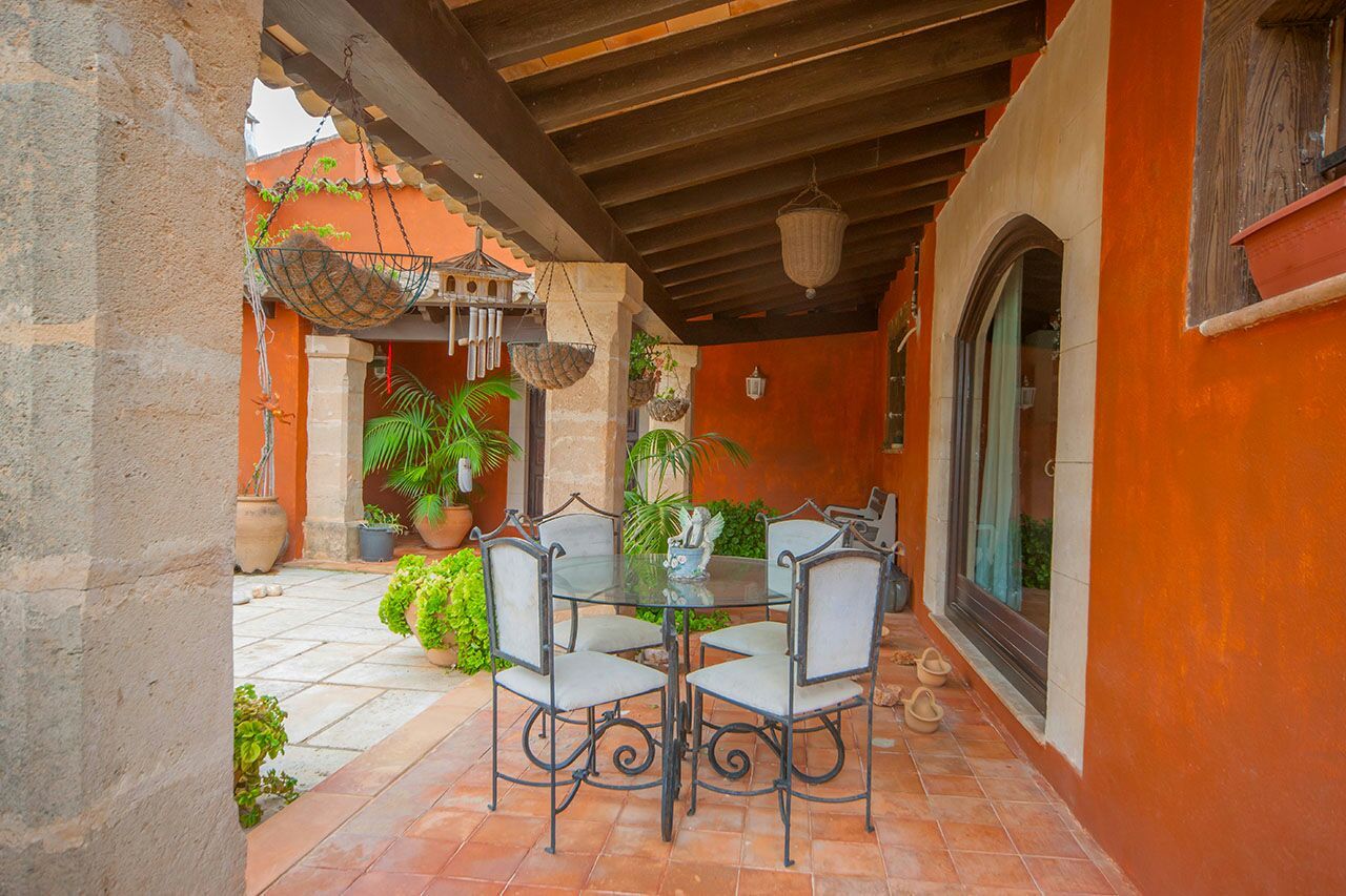 Villa S'Aranjassa auf Mallorca, Dolores Boix Dolores Boix Hiên, sân thượng phong cách thực dân Sắt / thép Furniture