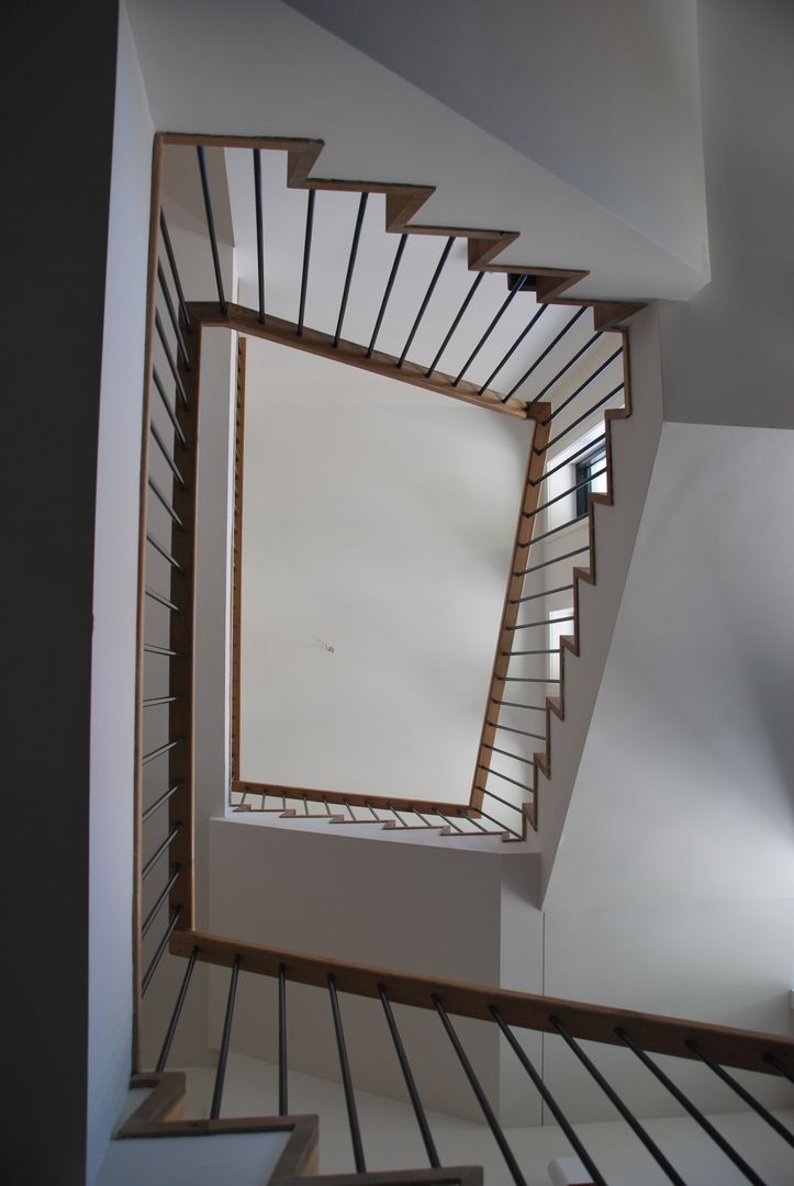 Villa in Voorburg, Architektenburo J.J. van Vliet bv Architektenburo J.J. van Vliet bv Modern Corridor, Hallway and Staircase