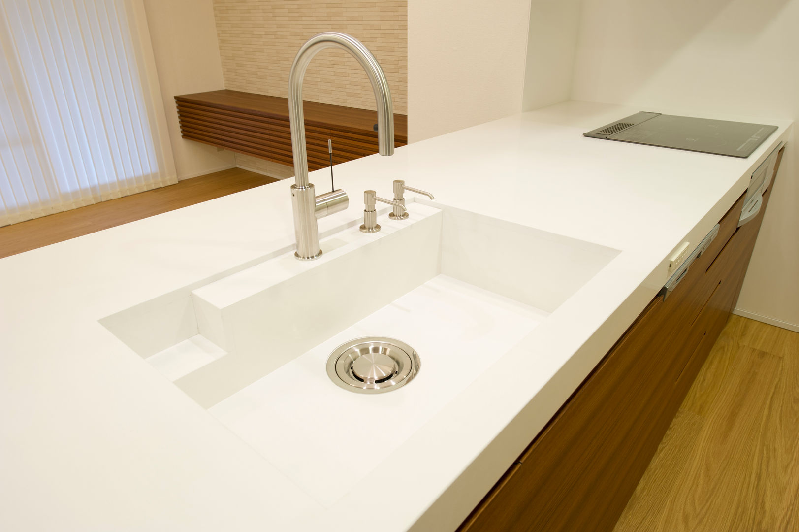 横浜市Y邸リノベーション, plots inc. plots inc. Modern Kitchen Sinks & taps