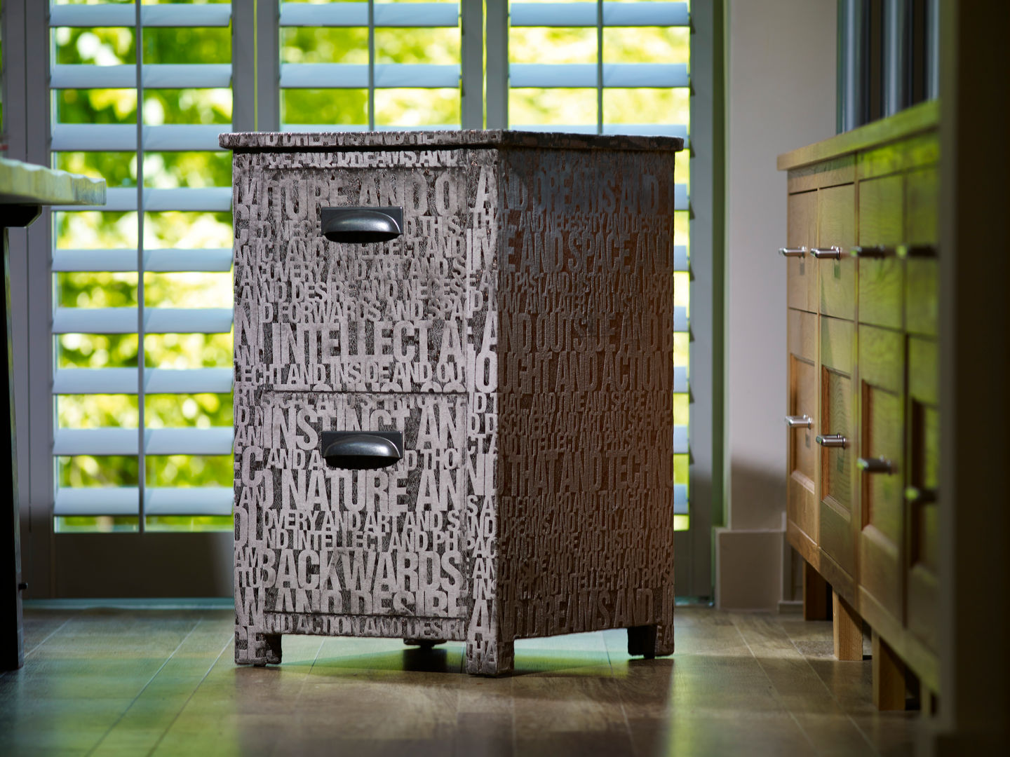 Wilfred upholstered fabric and oak filing cabinet Suzy Newton Ltd. ห้องทำงาน/อ่านหนังสือ ของตกแต่งและอุปกรณ์จิปาถะ