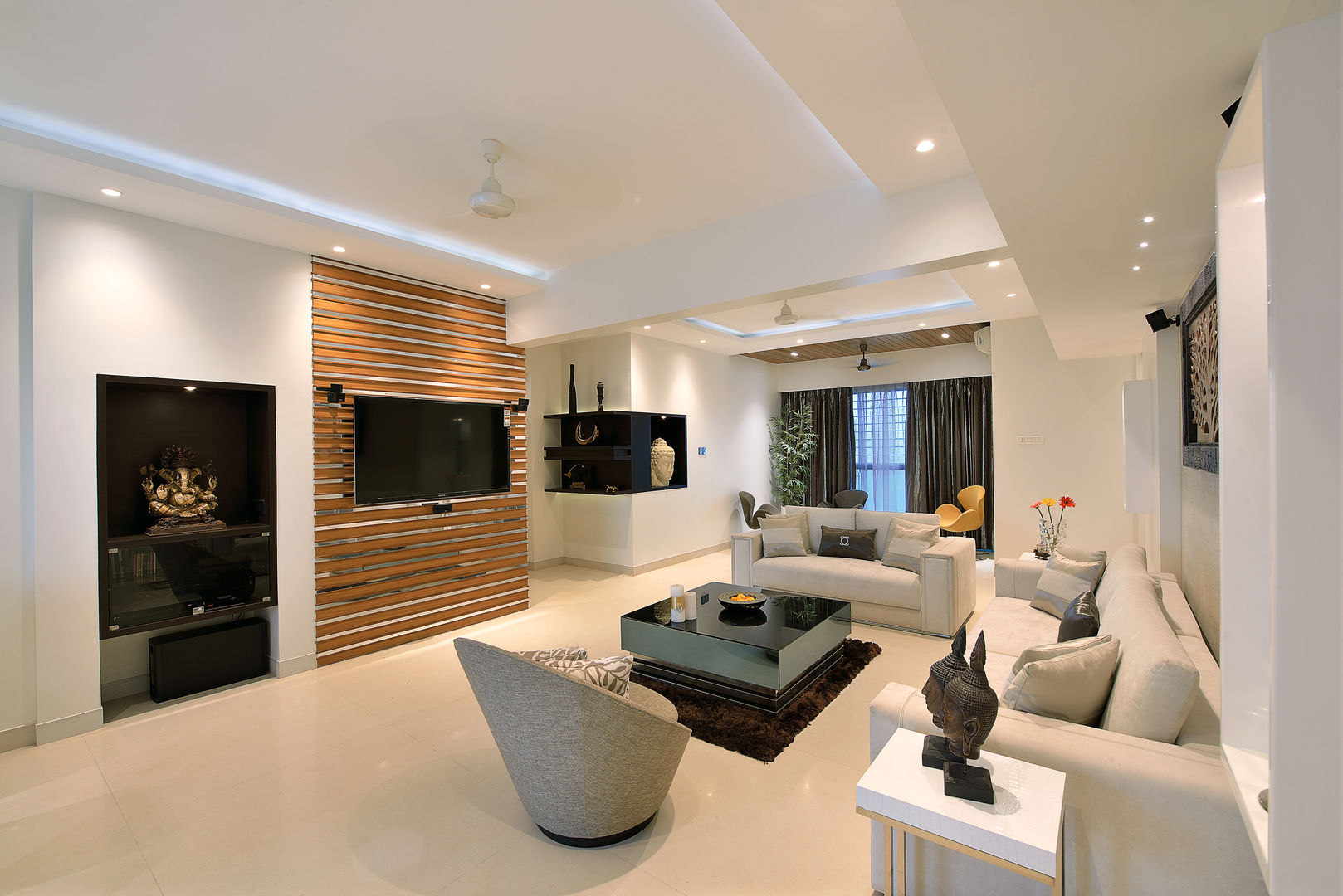 Tranquil House, Milind Pai - Architects & Interior Designers Milind Pai - Architects & Interior Designers Modern living room