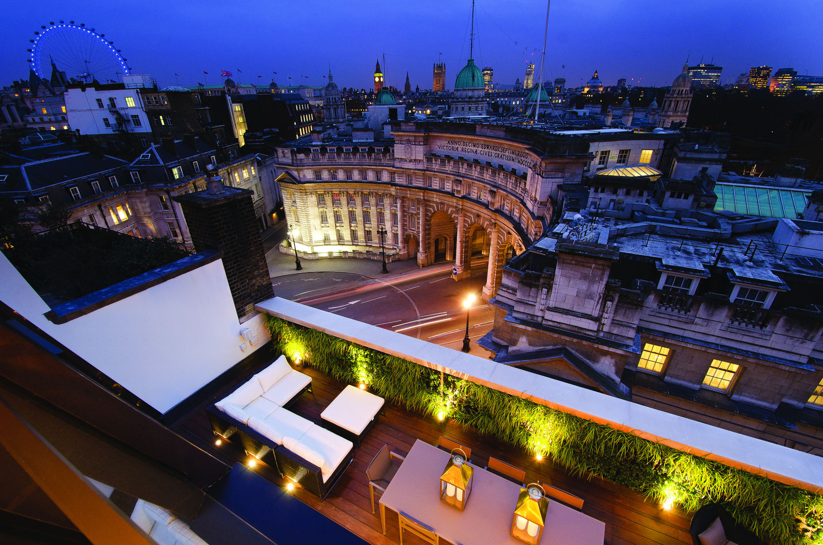 Trafalgar One, Canadian Pacific Building, London, Moreno Masey Moreno Masey Modern balcony, veranda & terrace