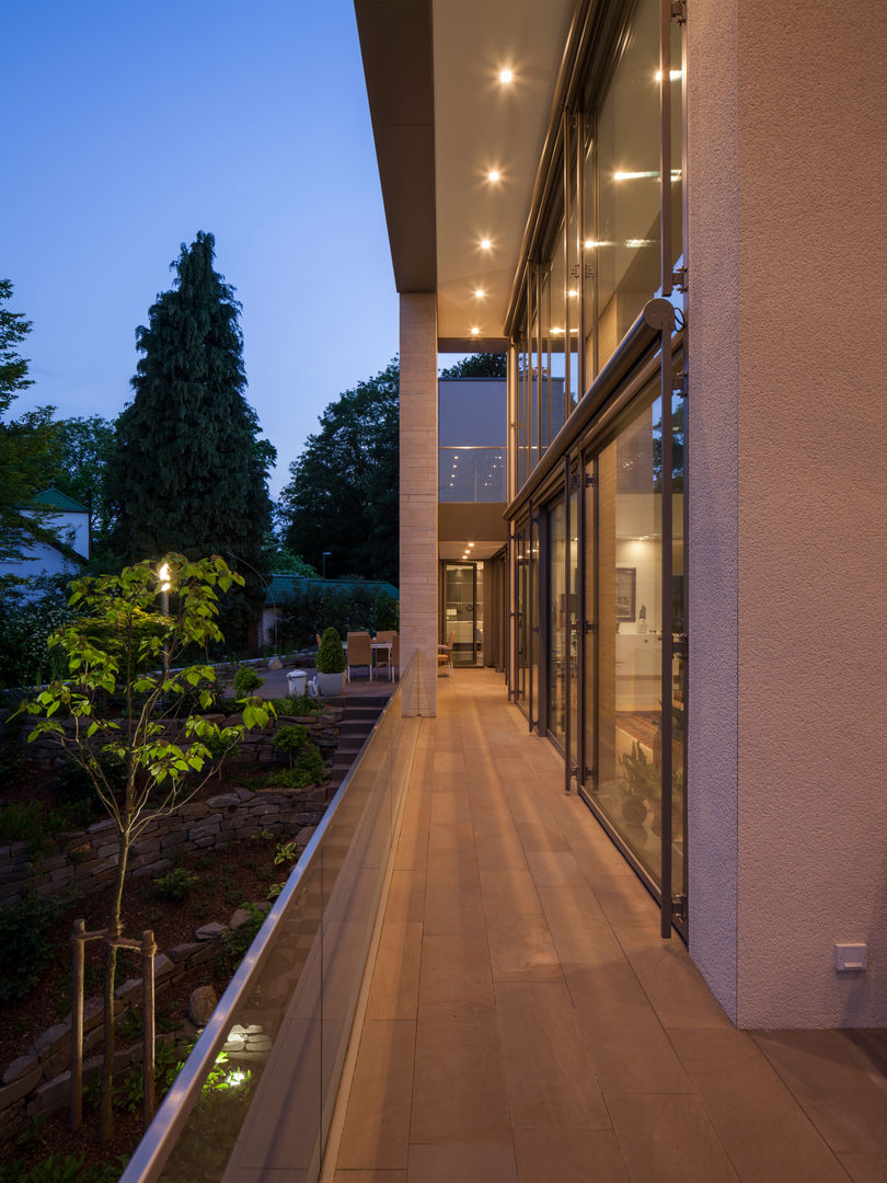 Neubau Villa S, ARCHITEKTEN BRÜNING REIN ARCHITEKTEN BRÜNING REIN Varandas, alpendres e terraços modernos