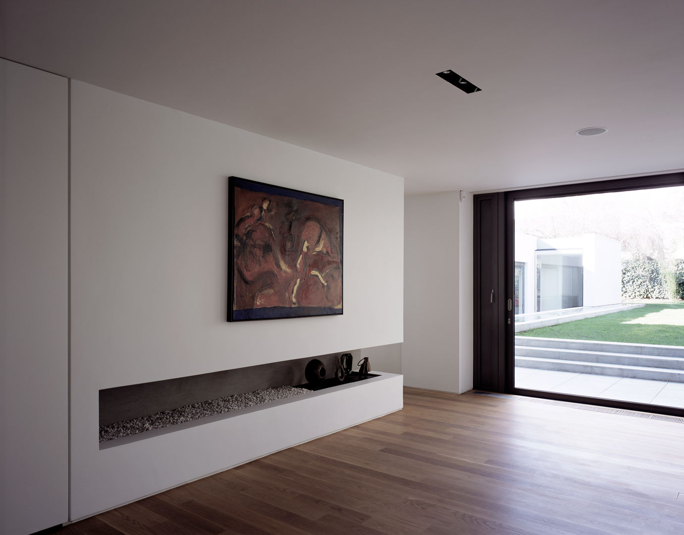 A 700 m2 House: Long House, Keith Williams Architects Keith Williams Architects Minimalist living room