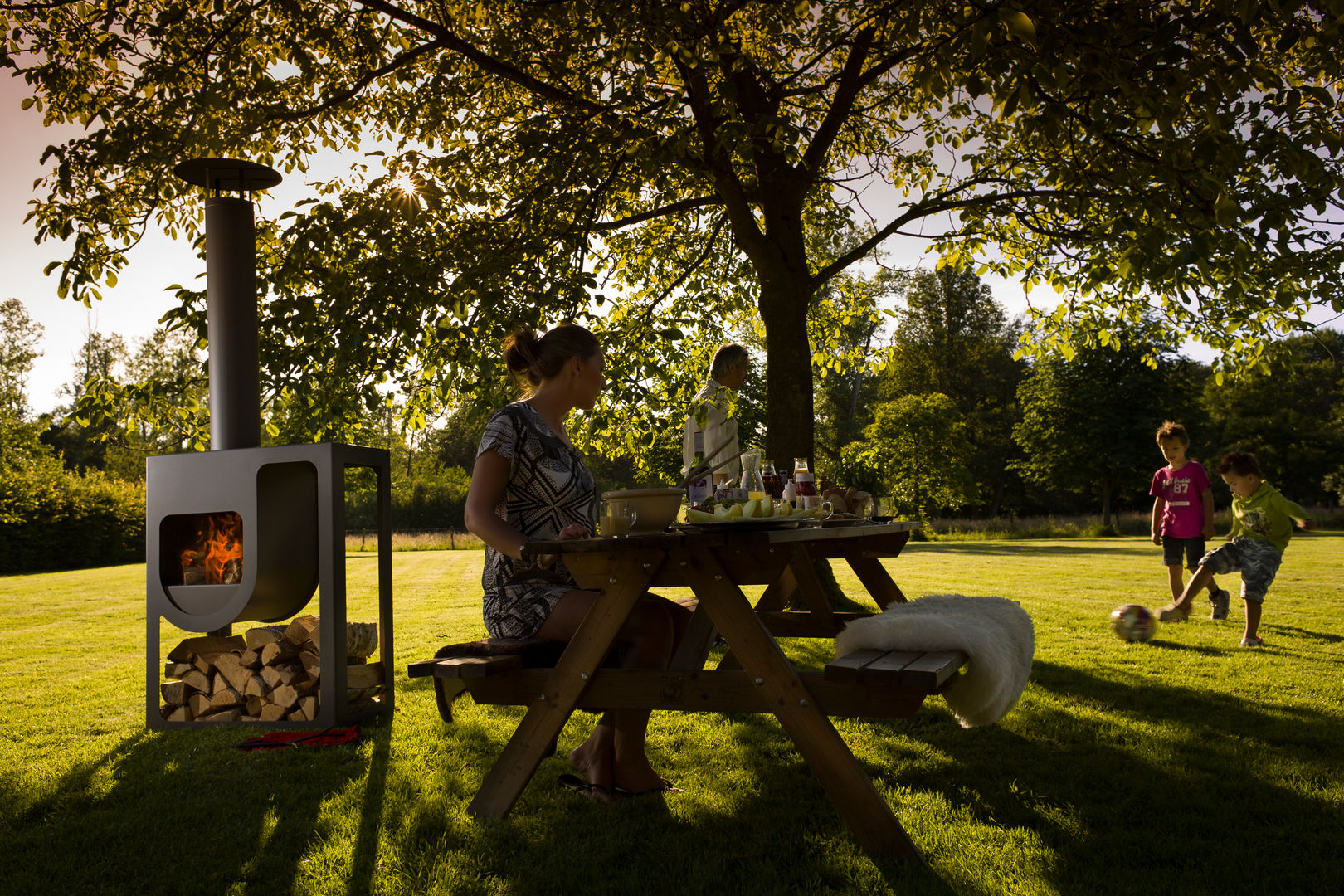 Spot buitenkachel, Harrie Leenders Harrie Leenders Minimalistischer Garten Feuerplätze und Grill