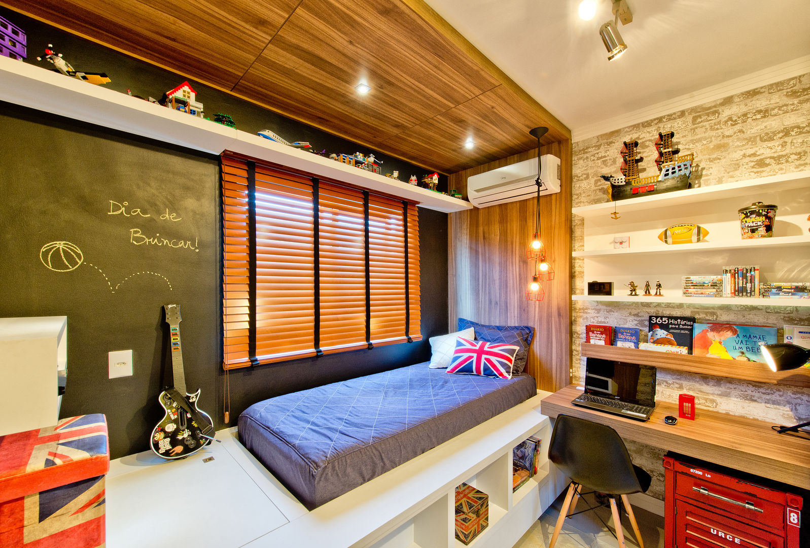 Estilo industrial para quarto de menino, Espaço do Traço arquitetura Espaço do Traço arquitetura Industrial style nursery/kids room