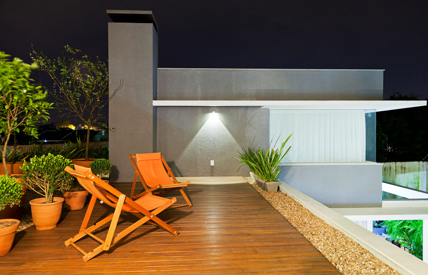 Casa AP+VP, ANDRÉ PACHECO ARQUITETURA ANDRÉ PACHECO ARQUITETURA Patios