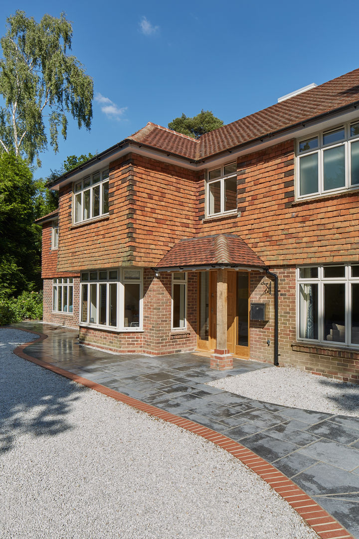 House in Hiltingbury II, LA Hally Architect LA Hally Architect カントリーな 家