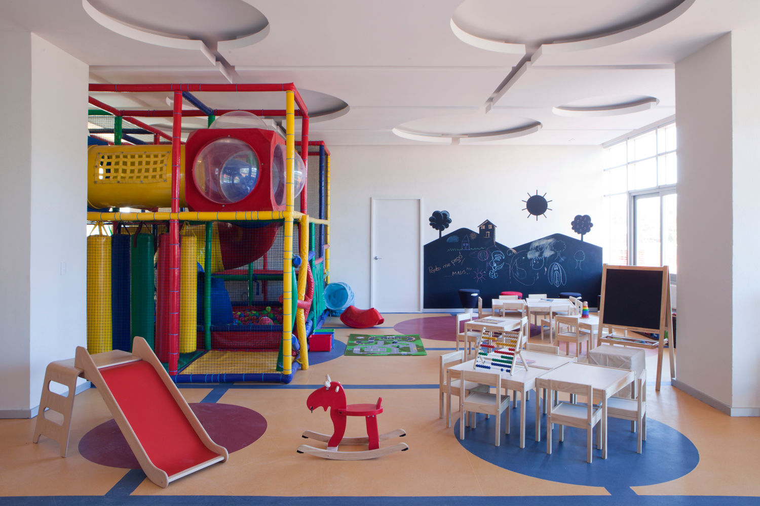 Residencial Vivalto, Grupo Nodus Arquitectos Grupo Nodus Arquitectos Nursery/kid’s room