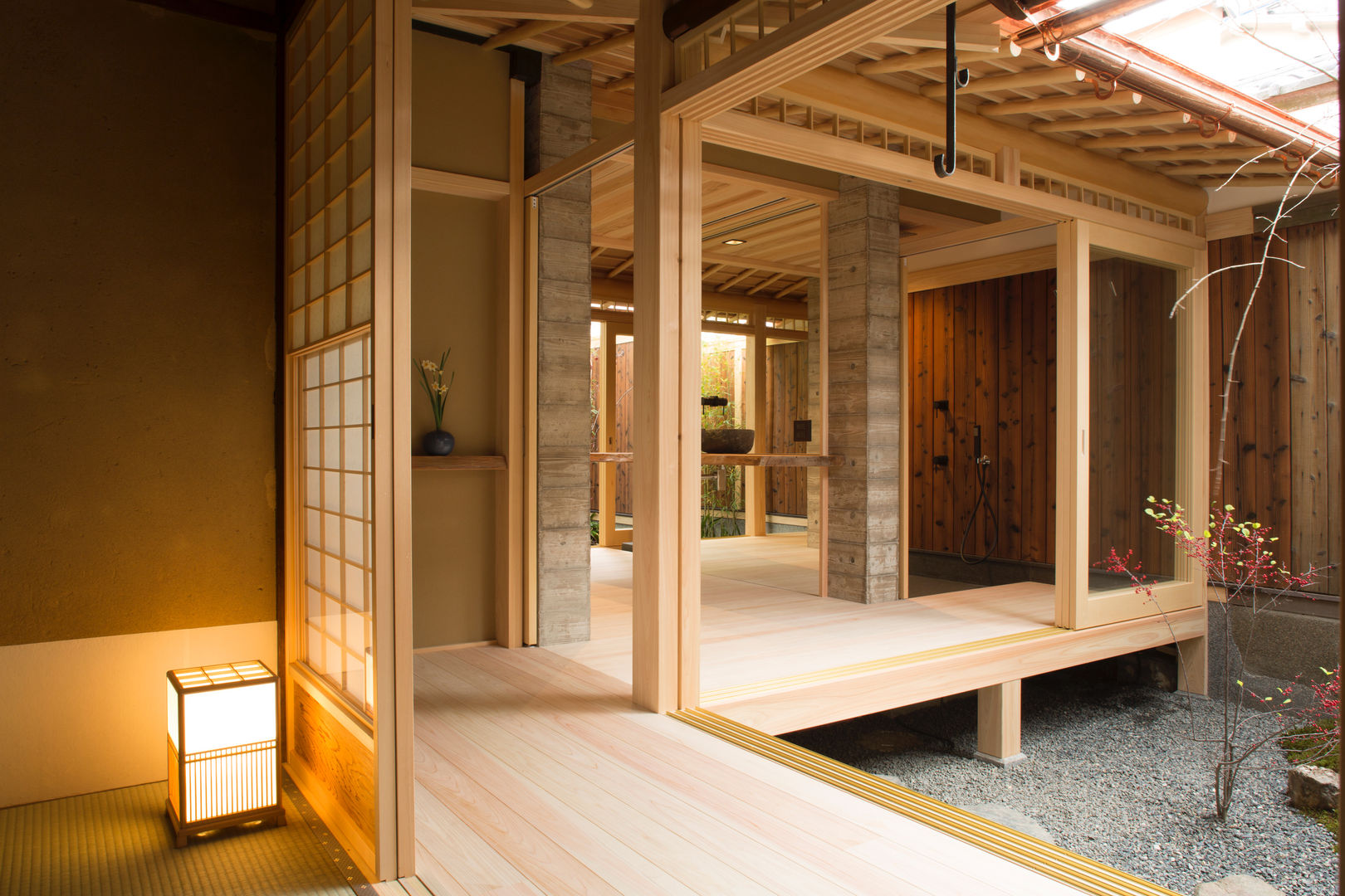現代に息づく京都の町家, 一級建築士事務所 (有)ＢＯＦアーキテクツ 一級建築士事務所 (有)ＢＯＦアーキテクツ Eclectic style bathrooms