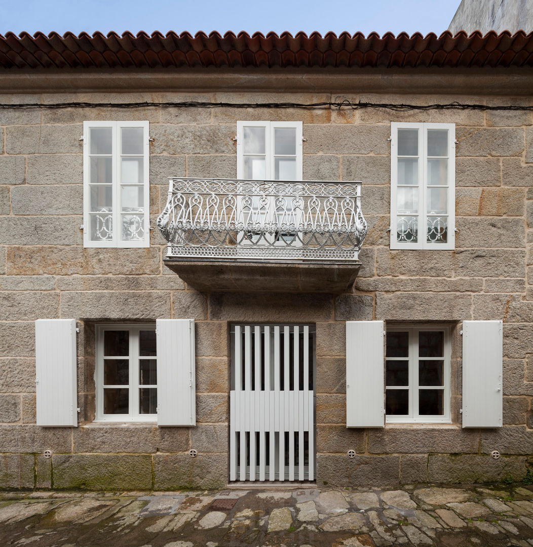 CASA AGUIRRE EN BAYONA, carrascalblas carrascalblas Nowoczesne domy