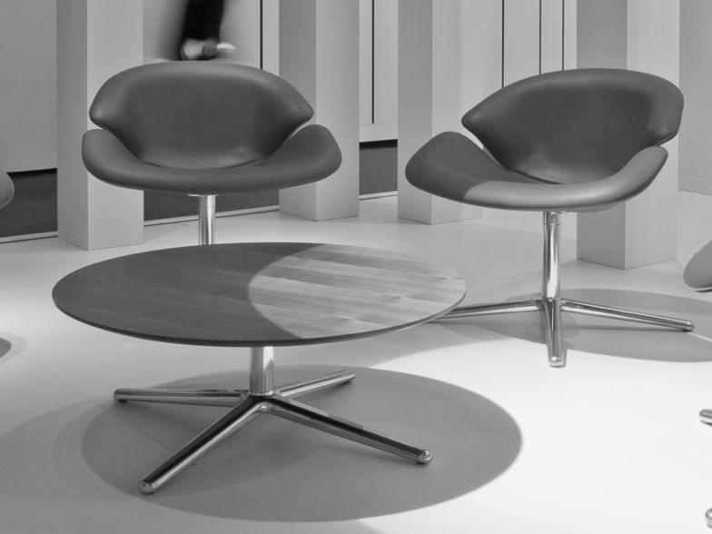 Bloom Chair and Tables, David Fox Design Ltd David Fox Design Ltd Salas modernas Sofás y sillones