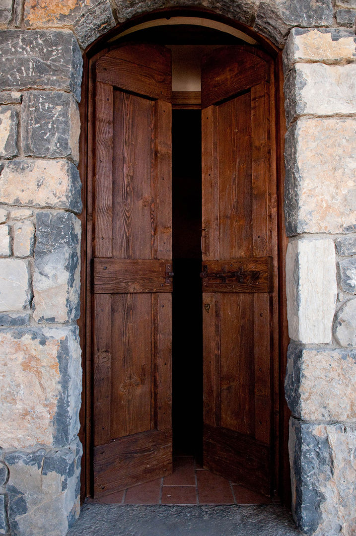 Cascina Alta Valtellina, Semplicemente Legno Semplicemente Legno Rustic style windows & doors Wood Wood effect