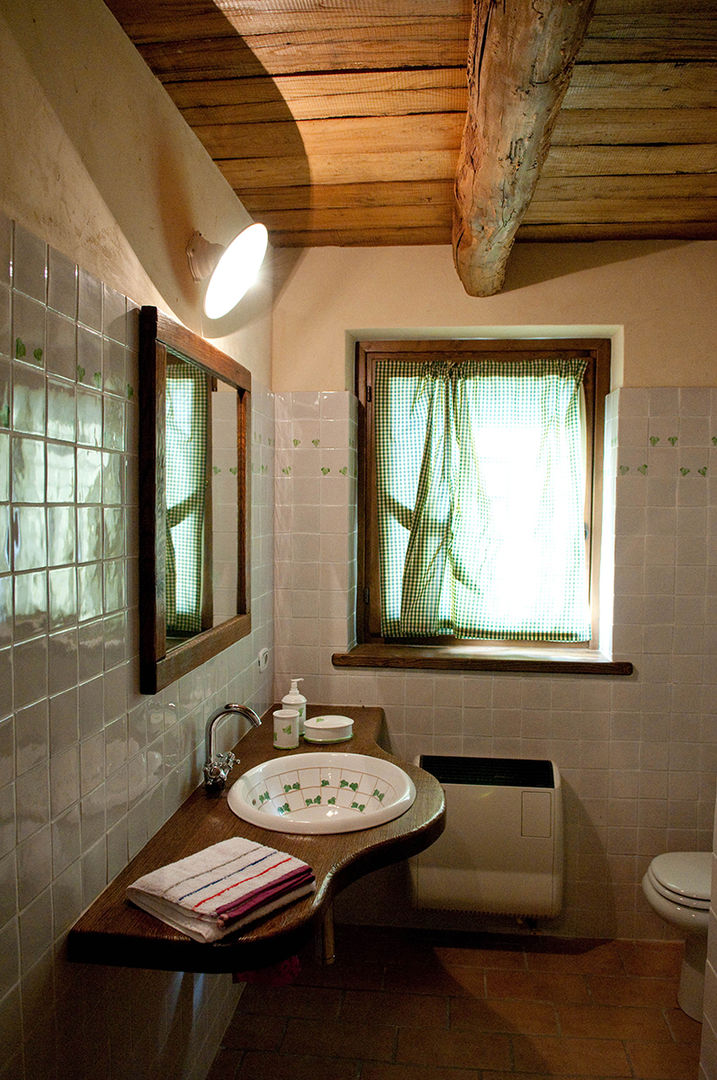 Cascina Alta Valtellina, Semplicemente Legno Semplicemente Legno Rustic style bathroom Wood Wood effect