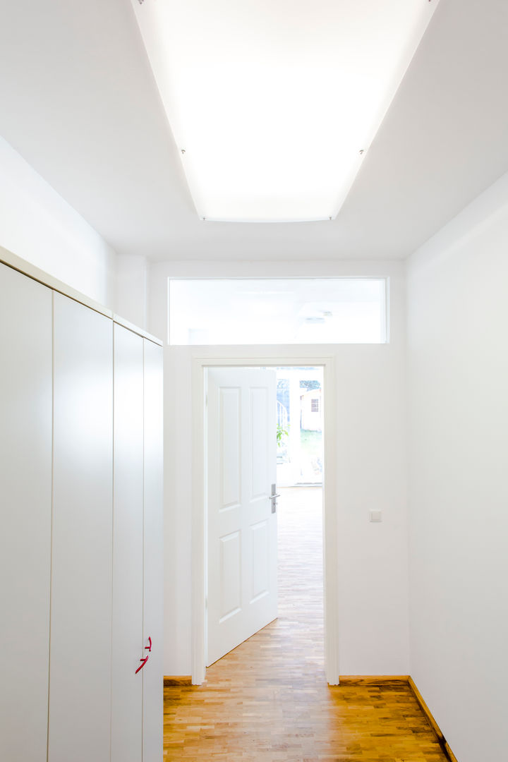 Umbau eines denkmalgeschützten Hauses zur Büro- und Wohnnutzung, mw-architektin mw-architektin Modern corridor, hallway & stairs