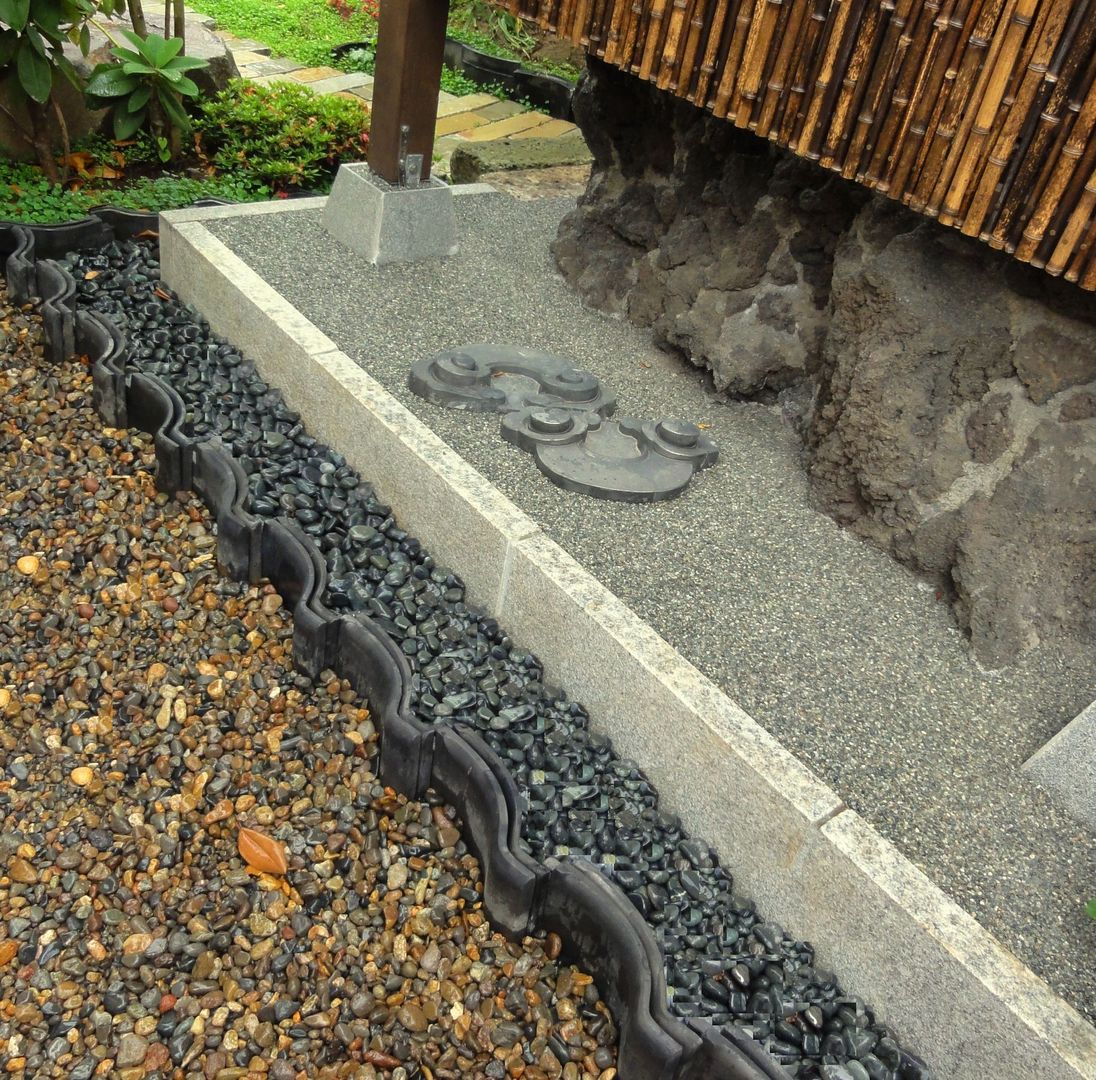 昭和初期】屋根修理やガーデニングに。鬼瓦古瓦