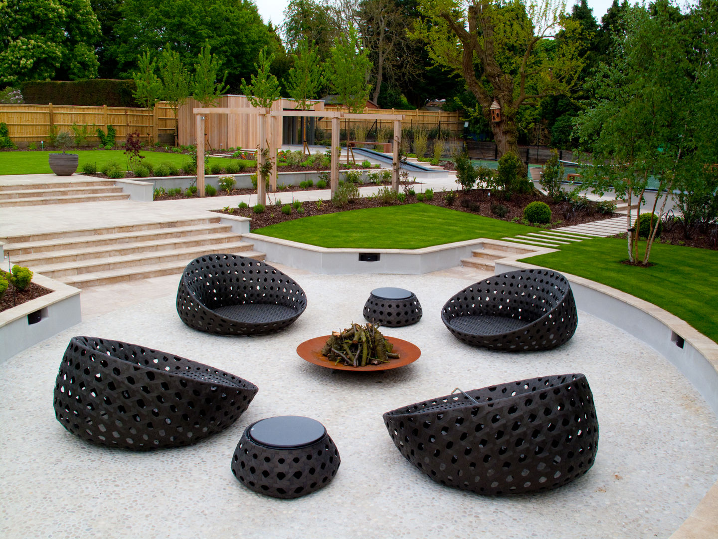 A private garden, Surrey, Bowles & Wyer Bowles & Wyer Modern style gardens