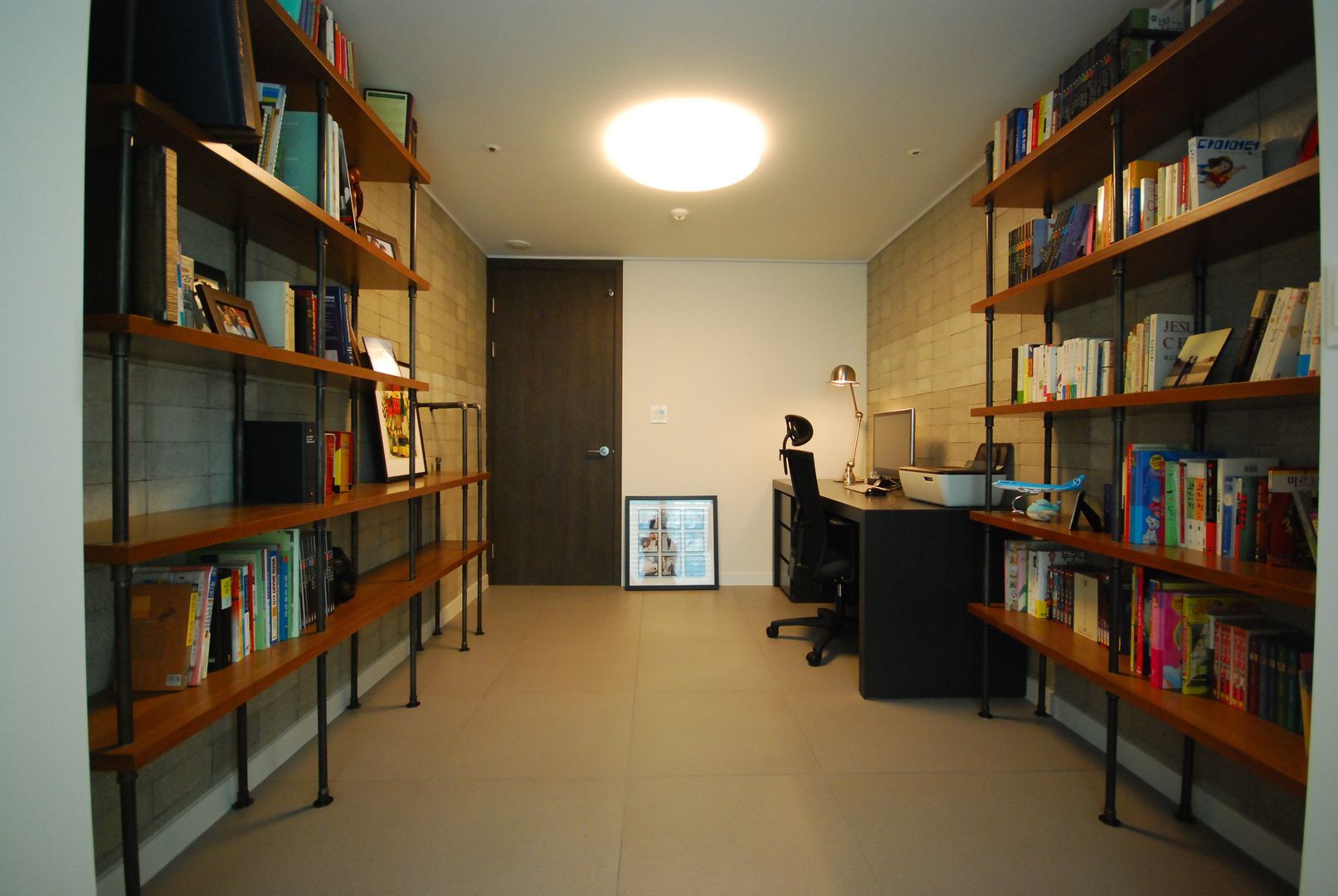 homify Modern study/office