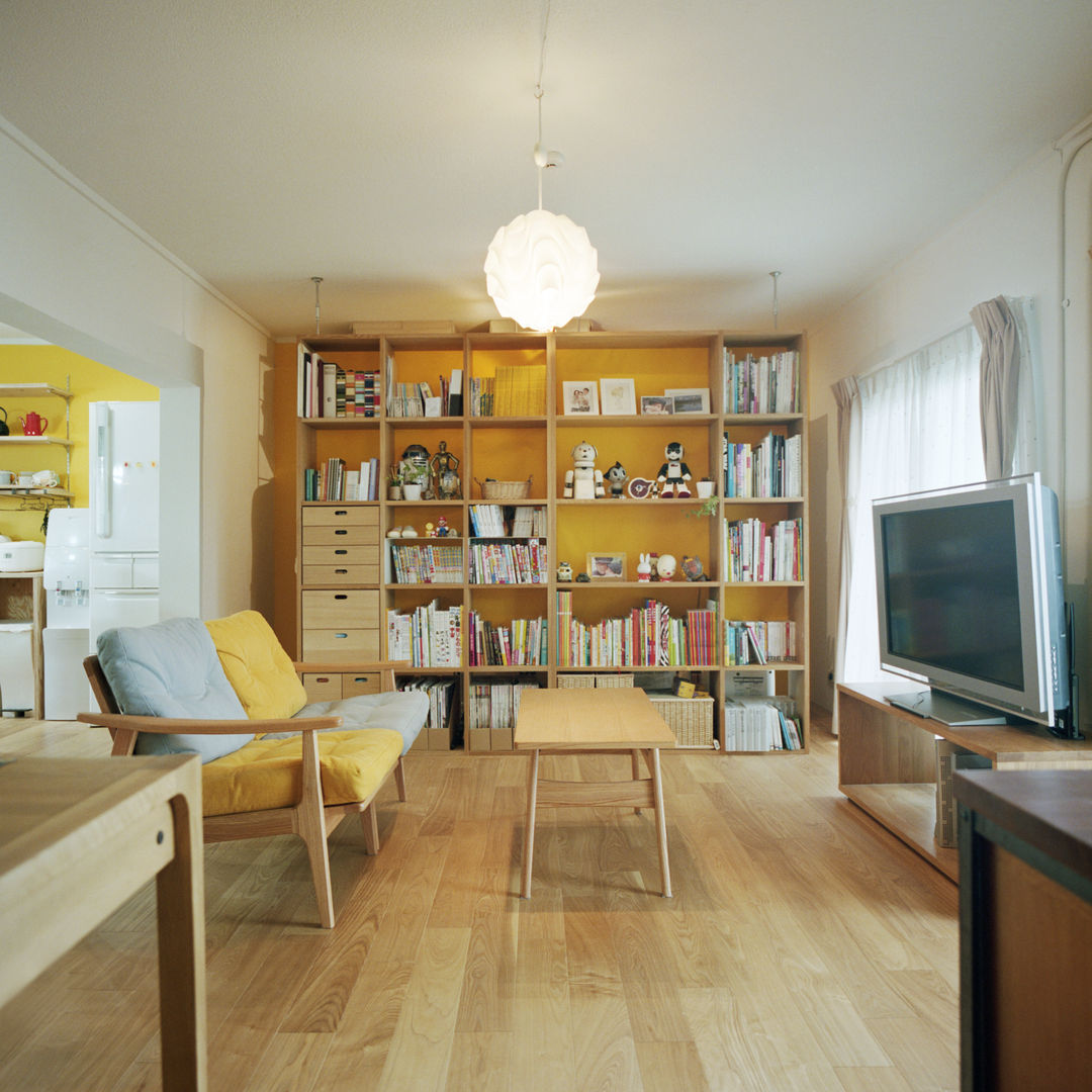 The house which grows up with kids, AIDAHO Inc. AIDAHO Inc. Ausgefallene Wohnzimmer Holz Holznachbildung