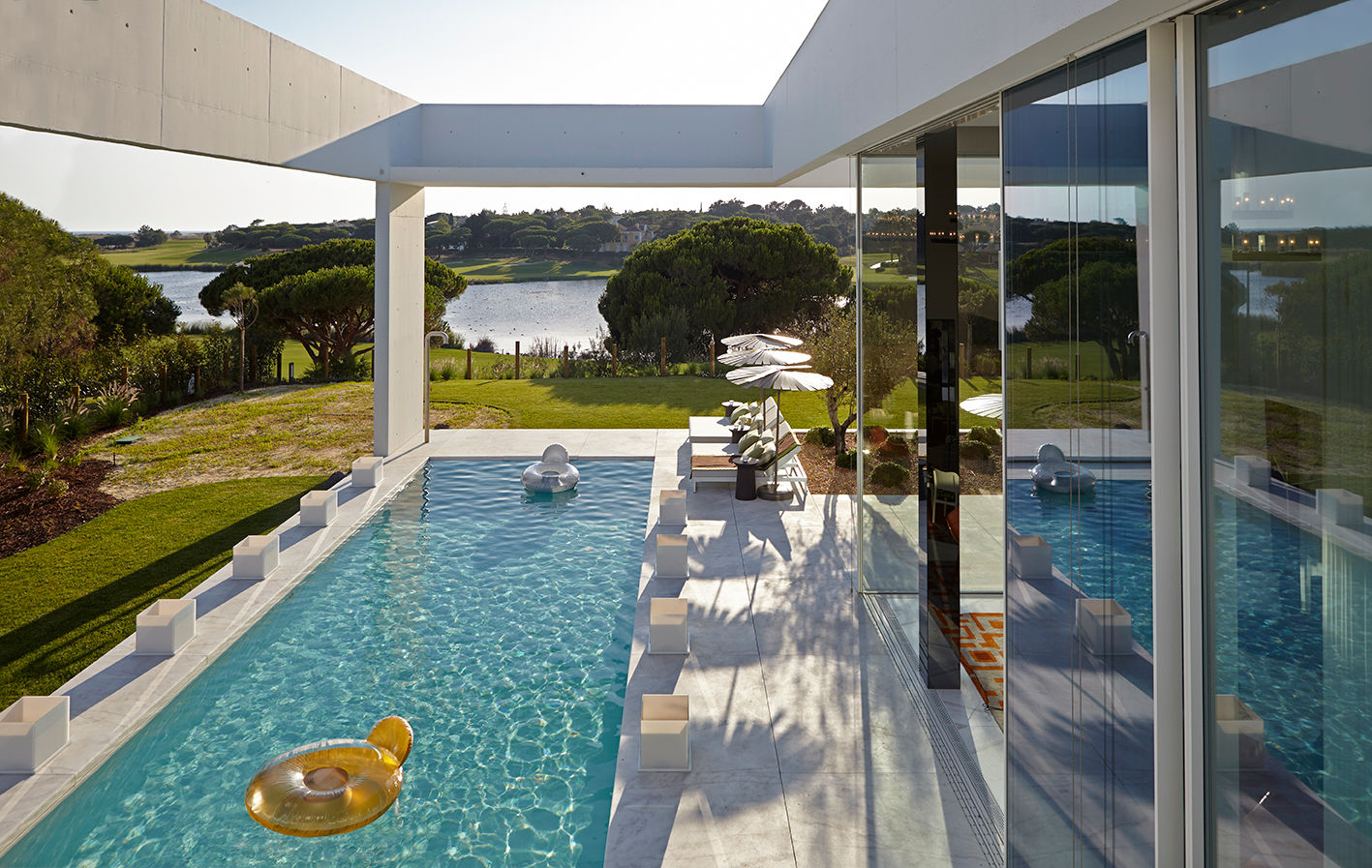 homify Moderne Pools