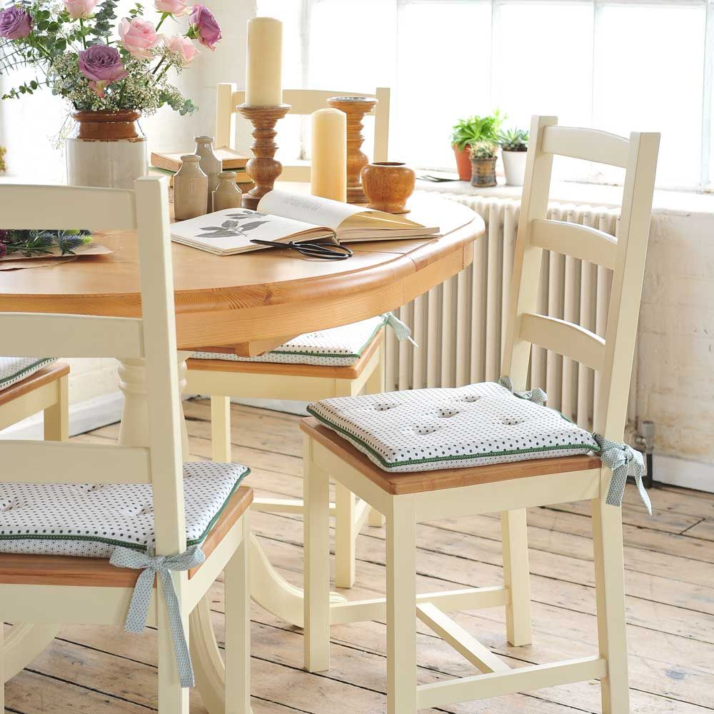 Wiltshire Painted 110cm-150cm Ext. Dining Table and 4 Chairs The Cotswold Company Country style dining room Wood Wood effect