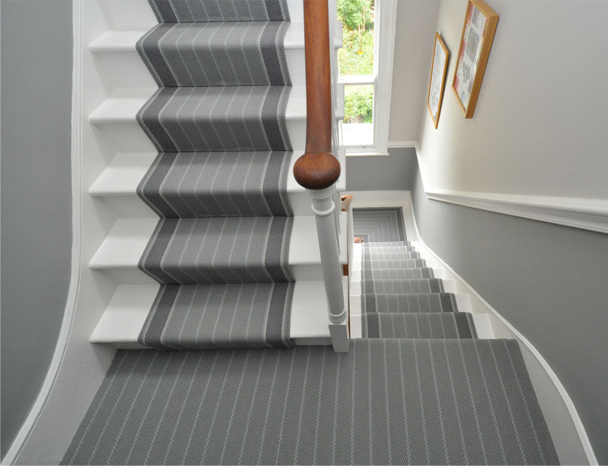 Runswick 18 Stair Runner homify Klassischer Flur, Diele & Treppenhaus Wolle Orange