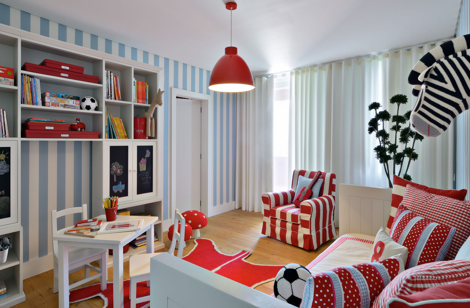 Stripes, Prego Sem Estopa by Ana Cordeiro Prego Sem Estopa by Ana Cordeiro Modern nursery/kids room