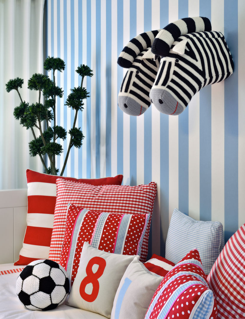 Stripes, Prego Sem Estopa by Ana Cordeiro Prego Sem Estopa by Ana Cordeiro Modern nursery/kids room