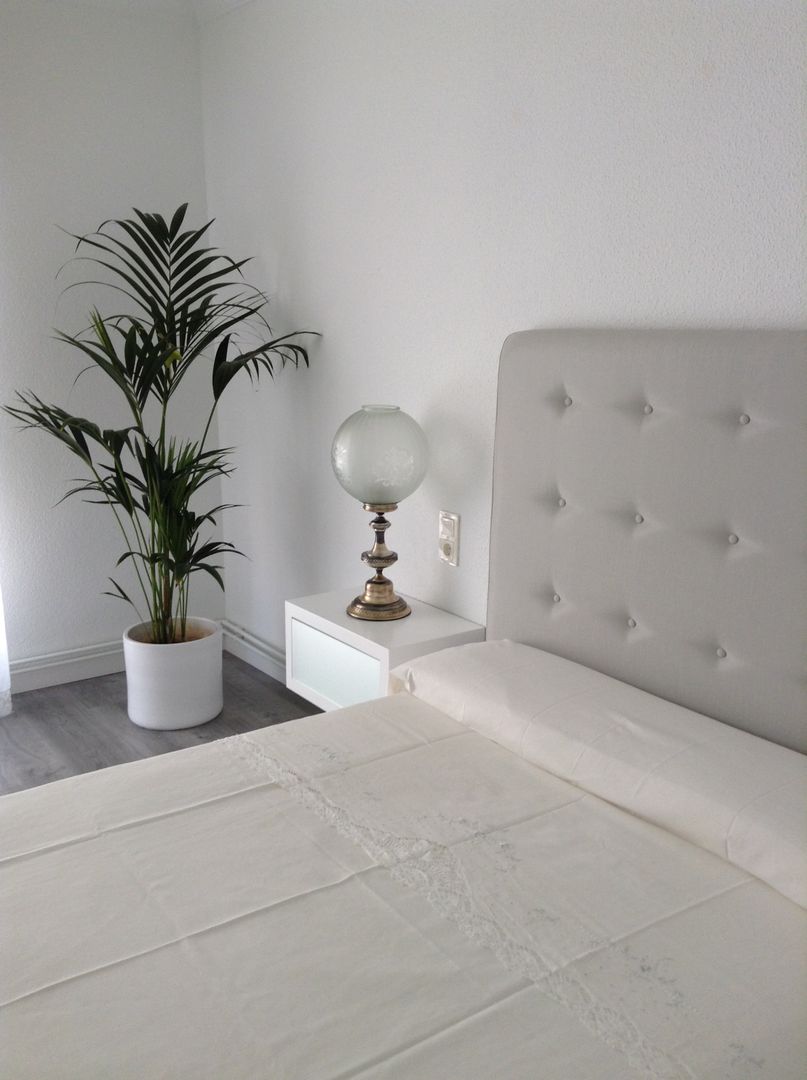 Decoración Dulce Albarracin Habitaciones de estilo minimalista Camas y cabeceros