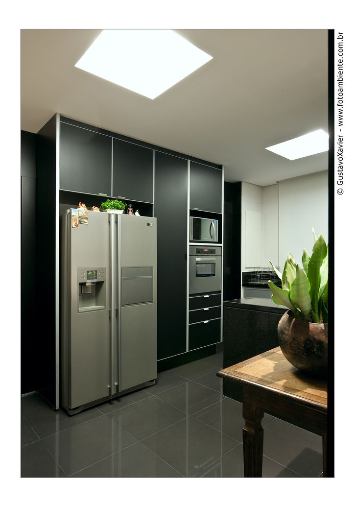 APTO BELVEDERE, Cassio Gontijo Arquitetura e Decoração Cassio Gontijo Arquitetura e Decoração Dapur Modern MDF Cabinets & shelves