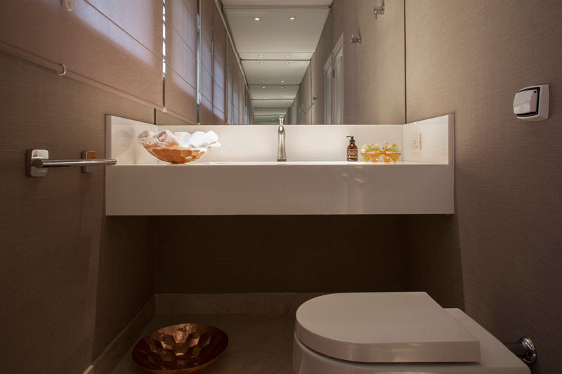 Projeto Residencial Jardim Europa/ São Paulo, Deborah Basso Arquitetura & Interiores Deborah Basso Arquitetura & Interiores Minimalist bathroom Marble