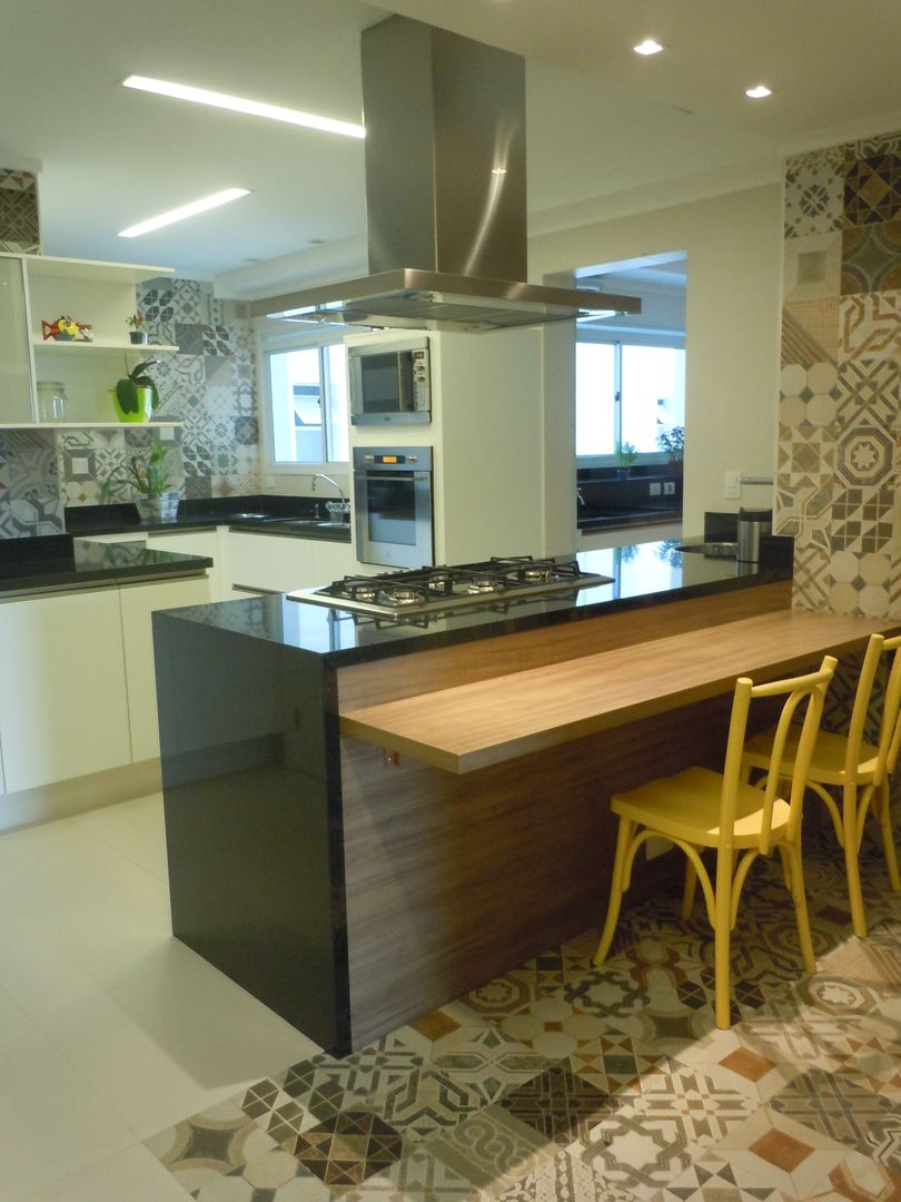 Apartamento Alphaville, Flávia Brandão - arquitetura, interiores e obras Flávia Brandão - arquitetura, interiores e obras Kitchen Granite Bench tops