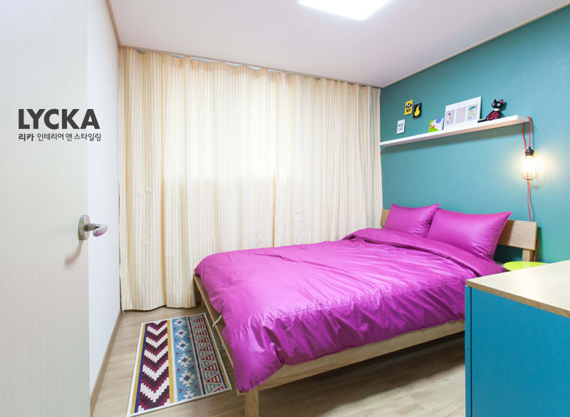 비비드 컬러를 사용한 홈스타일링, LYCKA interior & styling LYCKA interior & styling Scandinavian style bedroom