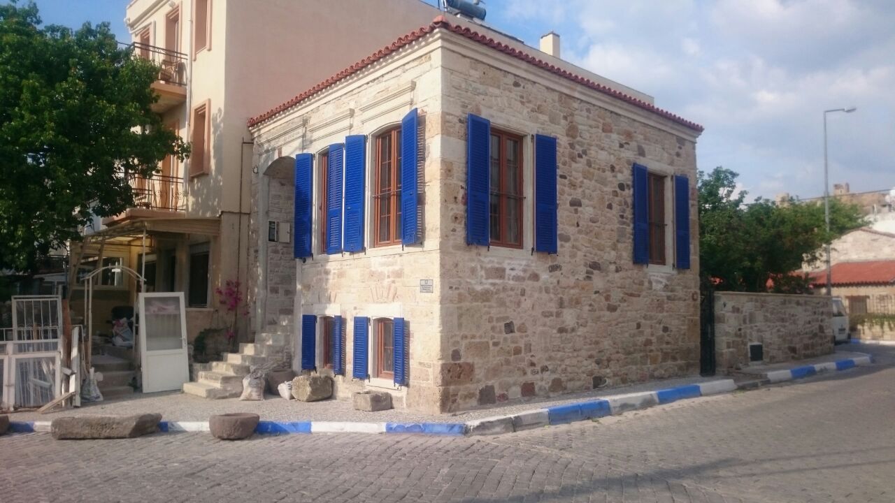 Foça'da Bir Taş Ev, Mozaik Sanat Evi Mozaik Sanat Evi Casas mediterráneas Accesorios y decoración