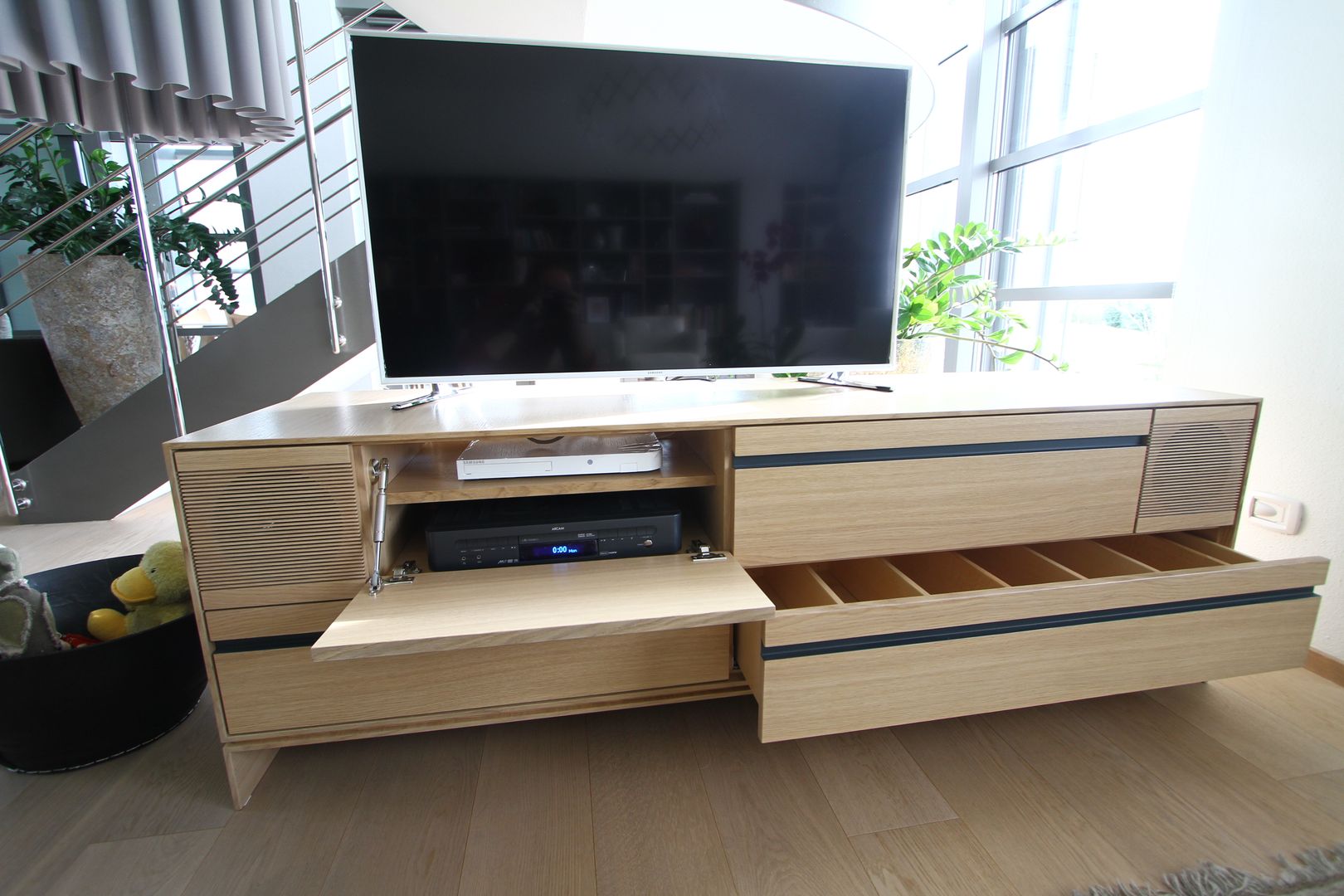TV - Wohnmöbel, Lenz Komponiert Möbel Lenz Komponiert Möbel Modern living room Solid Wood Multicolored TV stands & cabinets