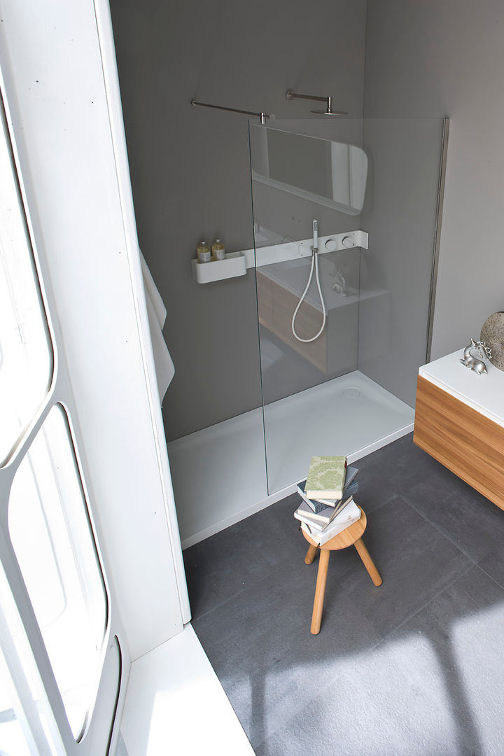 ERGO_NOMIC, Giulio Gianturco Giulio Gianturco Minimalist bathroom Wood-Plastic Composite Bathtubs & showers