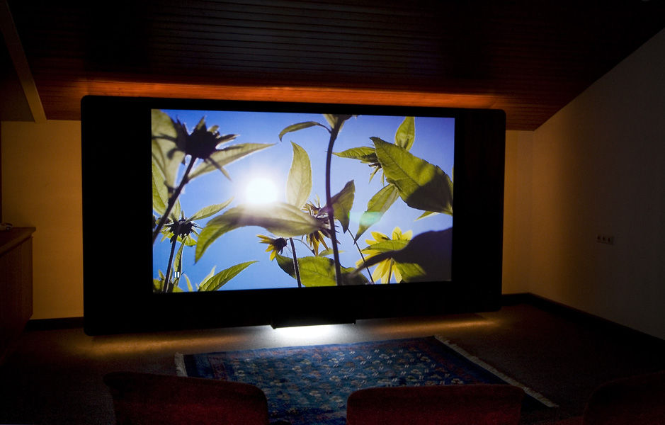 Großes Kino zu Hause live erleben, Lenz Komponiert Möbel Lenz Komponiert Möbel Salas multimedia eclécticas Derivados de madera Transparente
