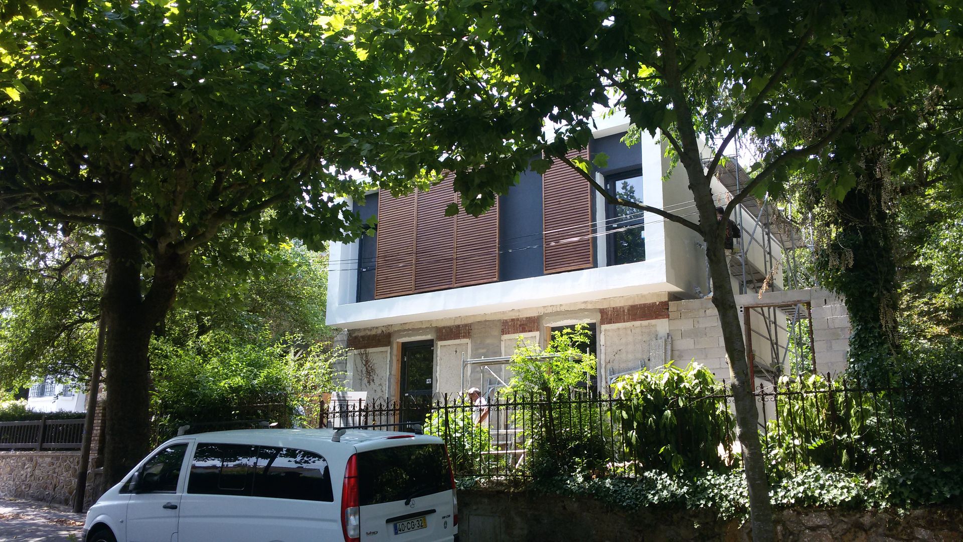 Casa T2 Pré-Fabricada com estrutura em madeira e revestimento de capoto, Nogueira Fernandes, LDA Nogueira Fernandes, LDA منازل