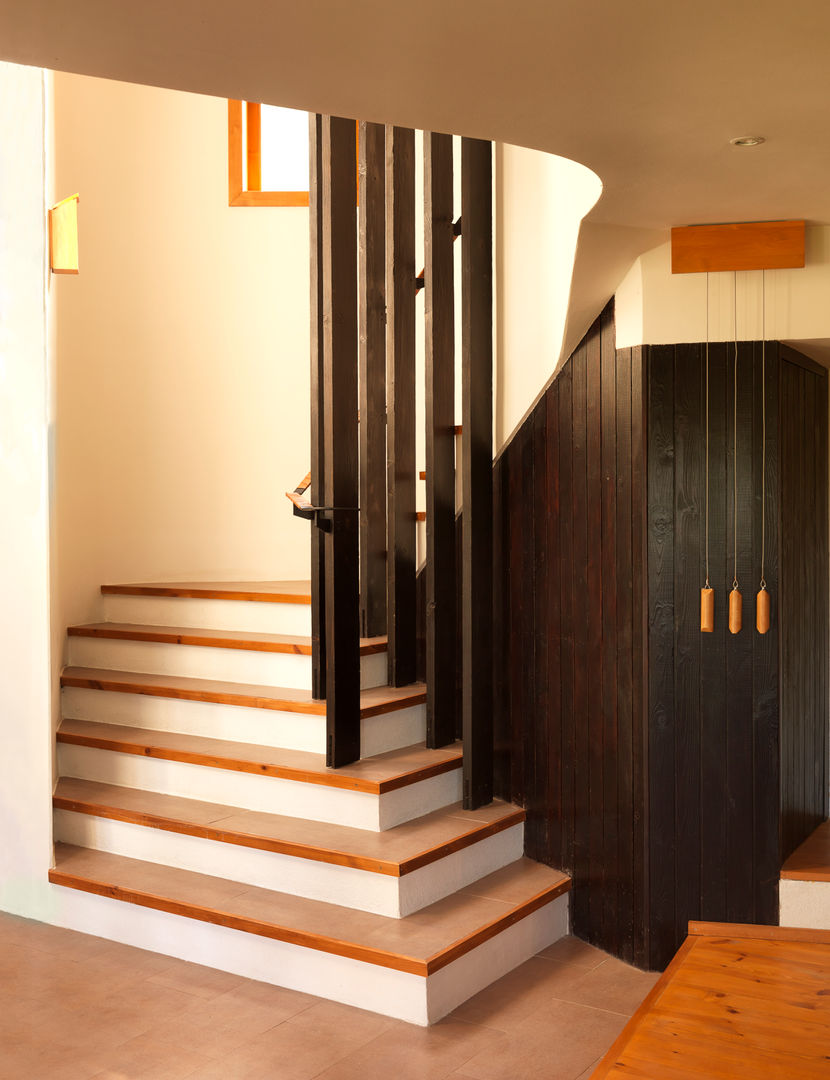 Fishing Lodge, Bulgaria, Simon Gill Architects Simon Gill Architects Rustic style corridor, hallway & stairs