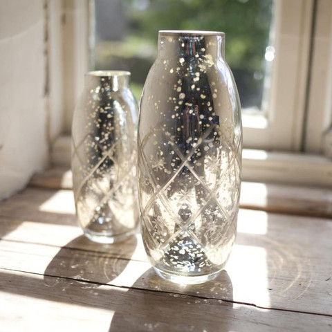 Antique Silver Etched Vase Dust บ้านและที่อยู่อาศัย ของตกแต่งและอุปกรณ์จิปาถะ