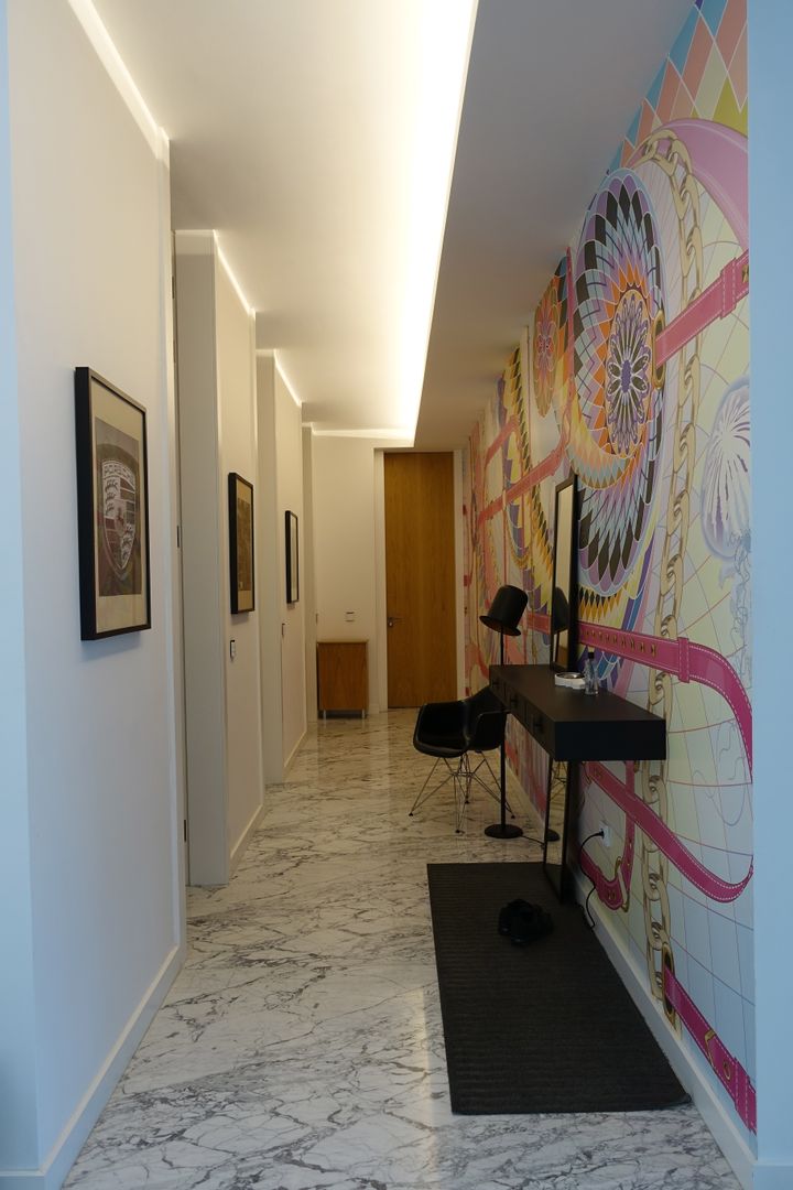 Bright hallway, J.Design J.Design Modern Corridor, Hallway and Staircase