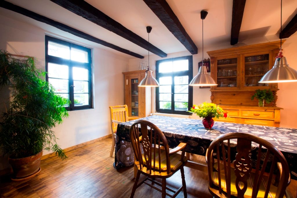 Home Staging in Fachwerkhaus von 1660 , Immotionelles Immotionelles Country style dining room