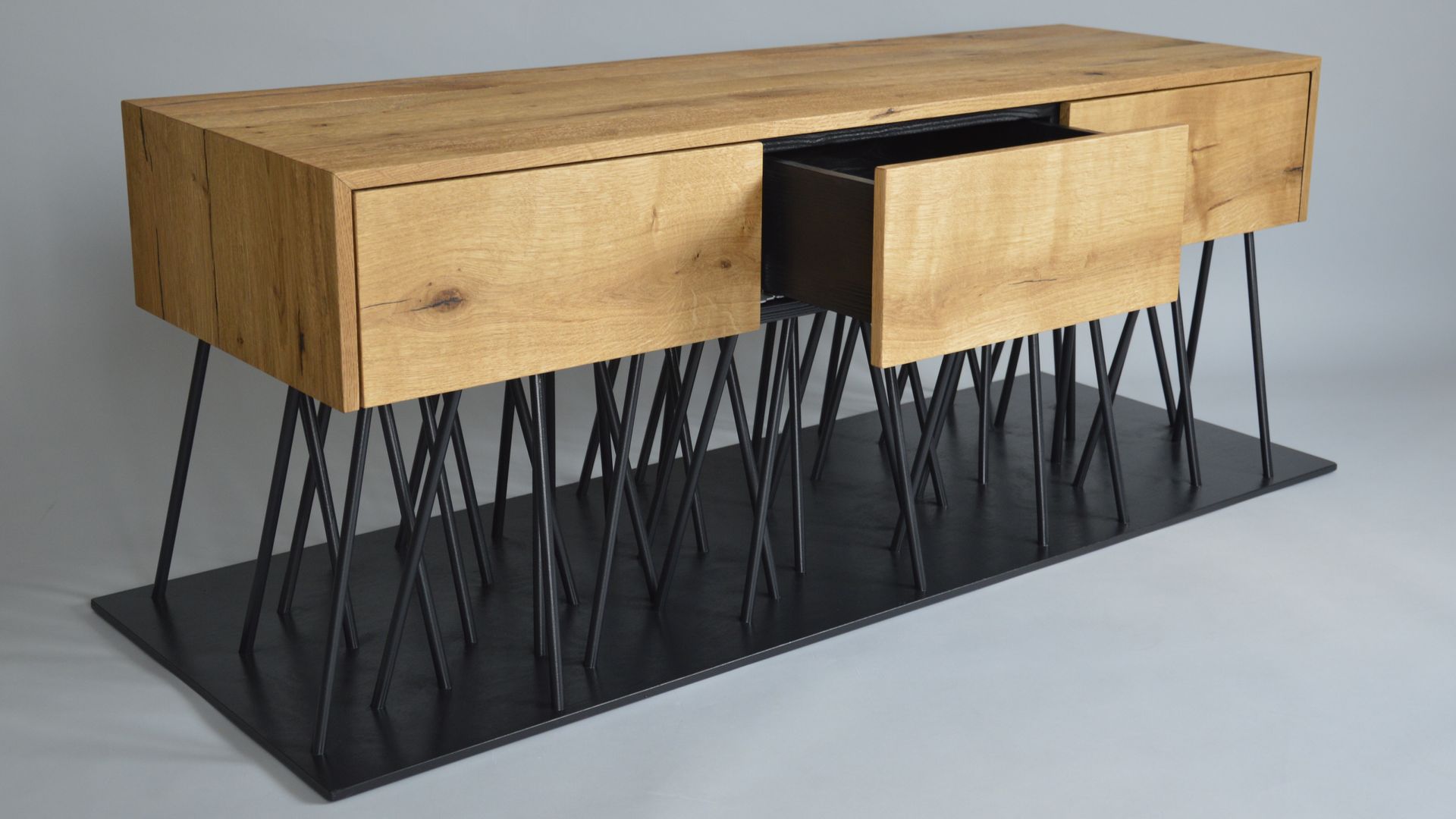 Sideboard schwerelos, deindreh deindreh Livings de estilo ecléctico Alacenas y cajoneras