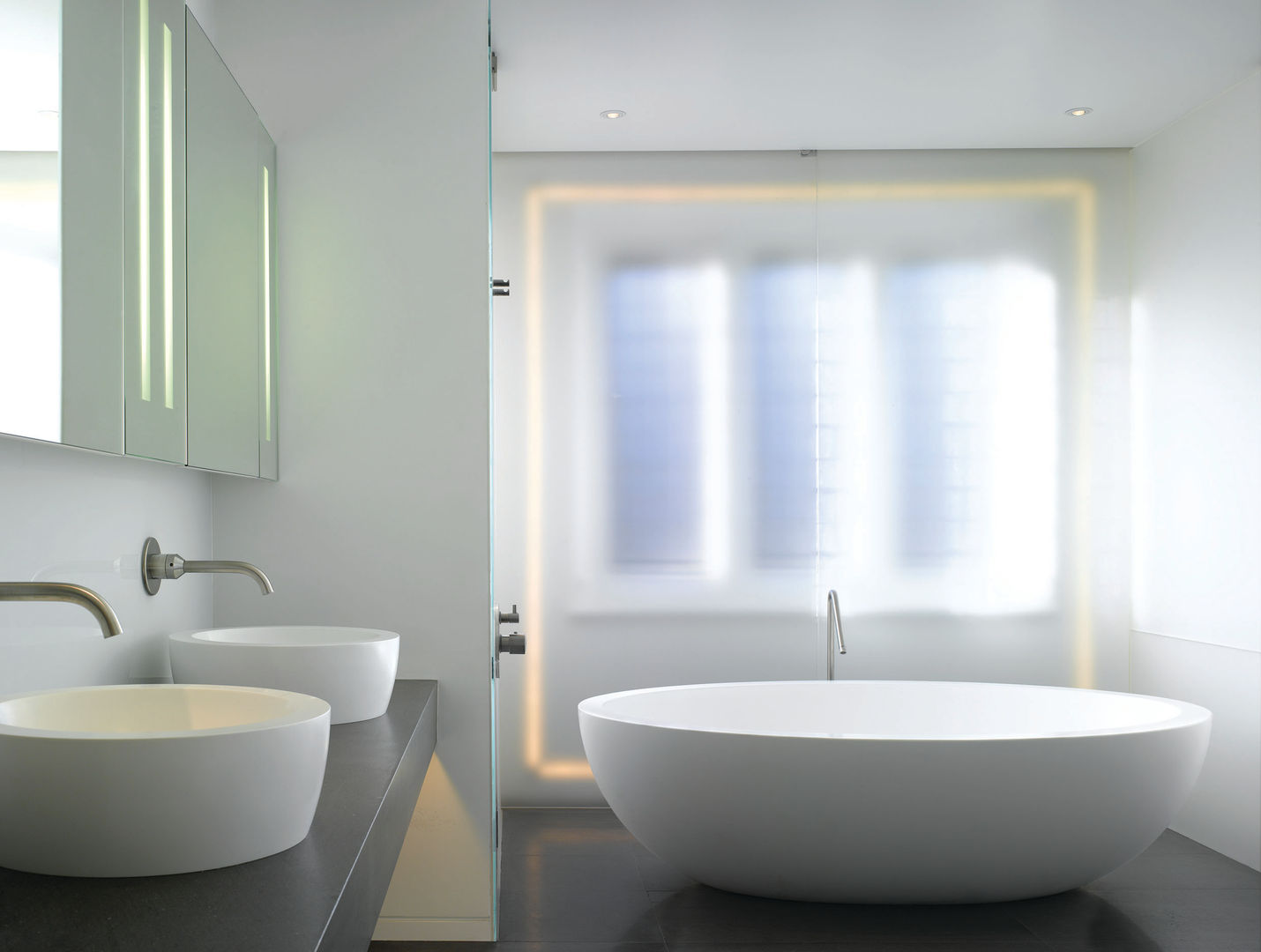 Klippan House, Belsize Architects Belsize Architects Modern style bathrooms