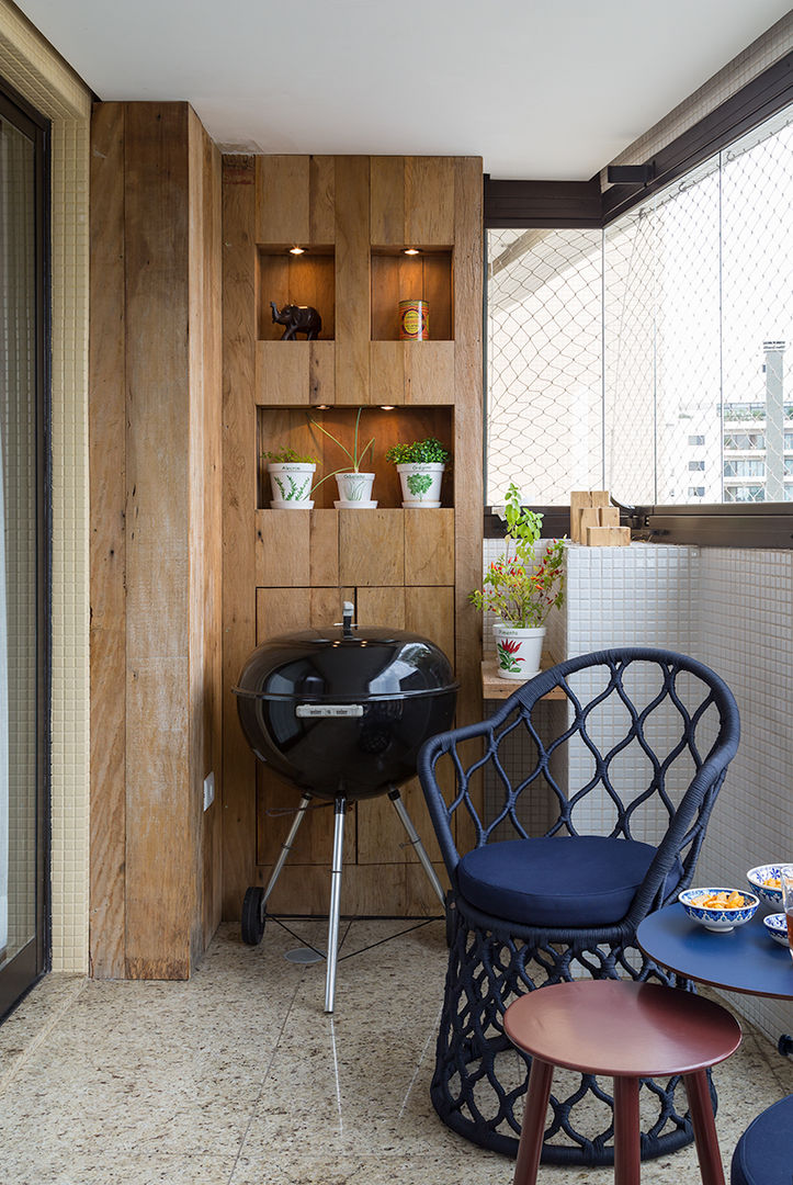 Apartamento RM, Flavia Sa Arquitetura Flavia Sa Arquitetura モダンデザインの テラス