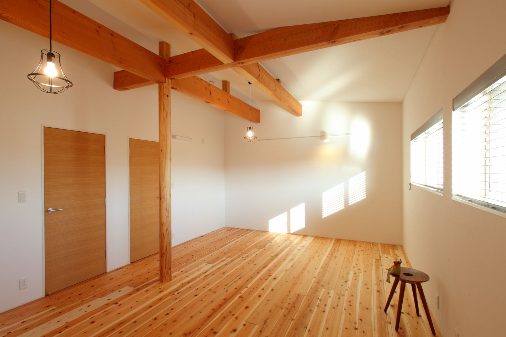 上新庄の家, haws建築設計事務所 haws建築設計事務所 Scandinavian style dining room Wood Wood effect