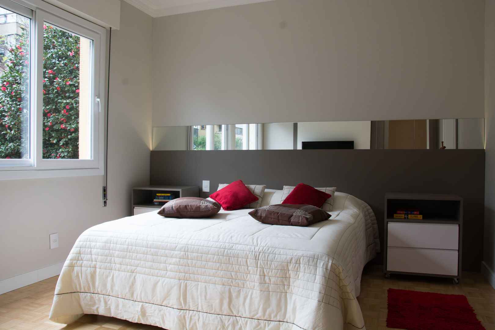 Dormitório Suíte homify Quartos modernos Dormitório de Casal,cabeceira com LED
