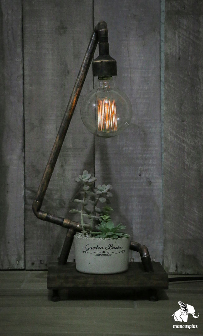 homify Industrial style garden Copper/Bronze/Brass Plants & accessories