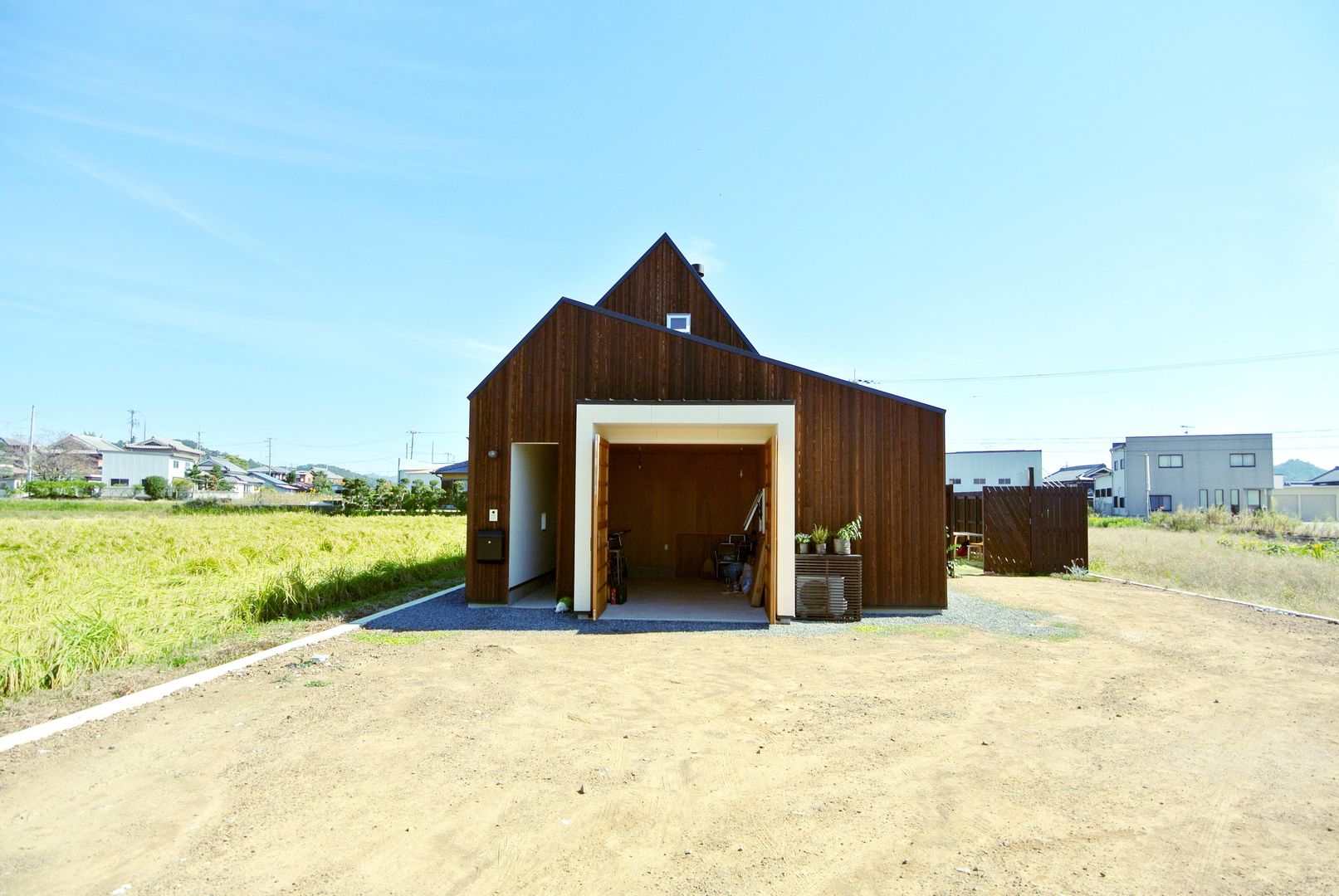 ​House for DONKORO, シキナミカズヤ建築研究所 シキナミカズヤ建築研究所 Case moderne Legno Effetto legno