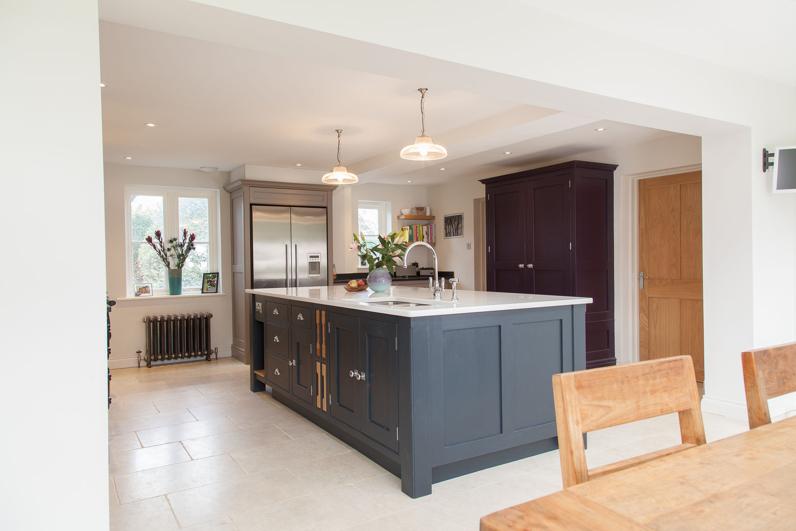 Surrey Kitchen Lewis Alderson Classic style kitchen Cabinets & shelves